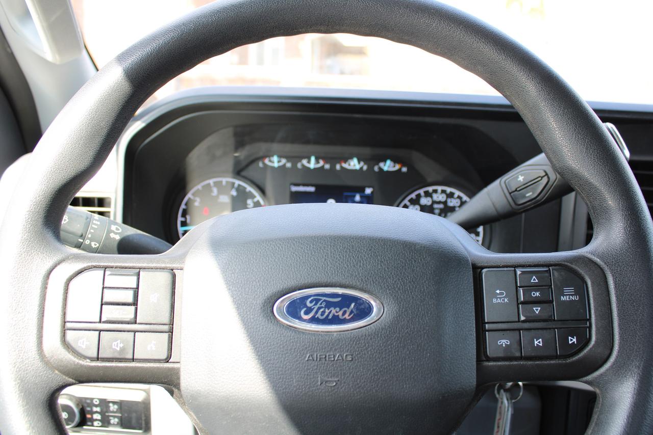 2024 Ford SUPER DUTY F-250 SRW XLT Photo