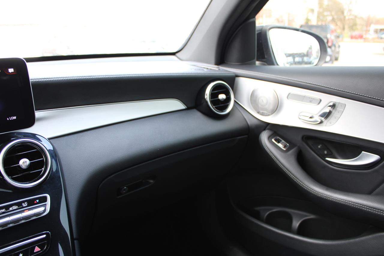 2023 Mercedes-Benz GLC-Class GLC 300 4MATIC Coupe Photo