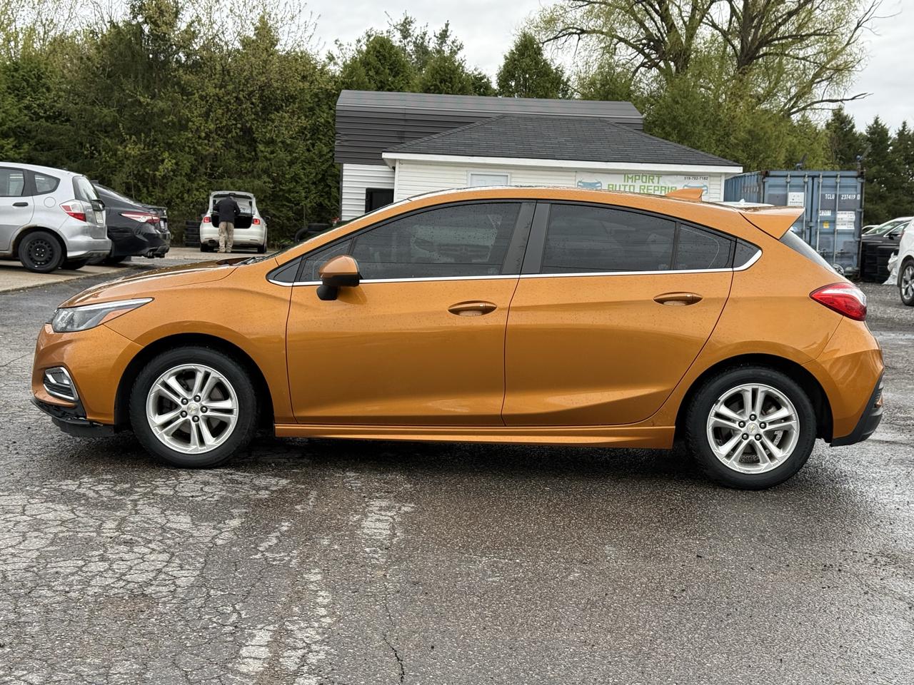 2017 Chevrolet Cruze LT Photo