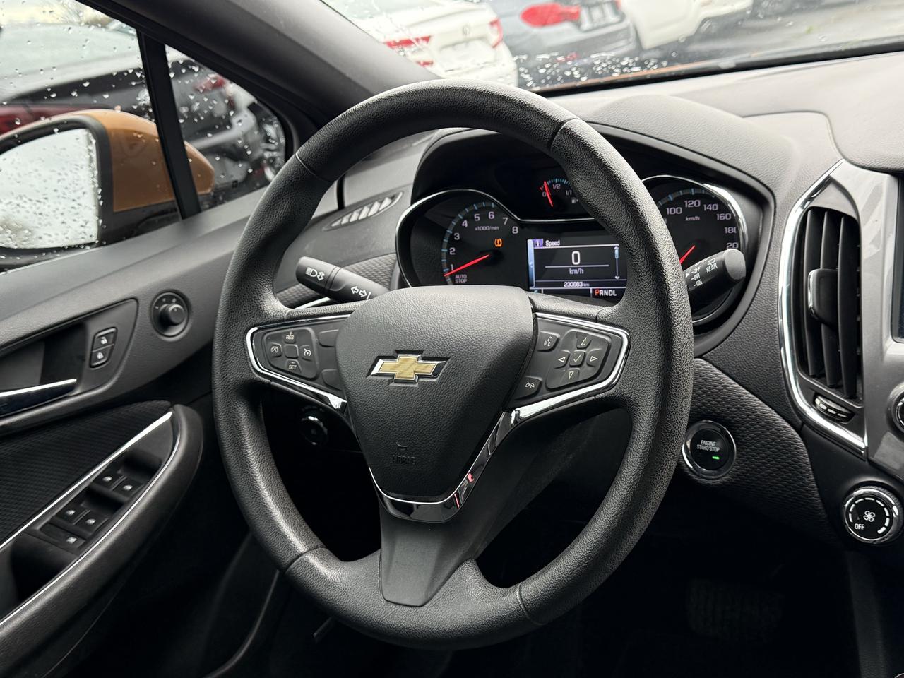 2017 Chevrolet Cruze LT Photo