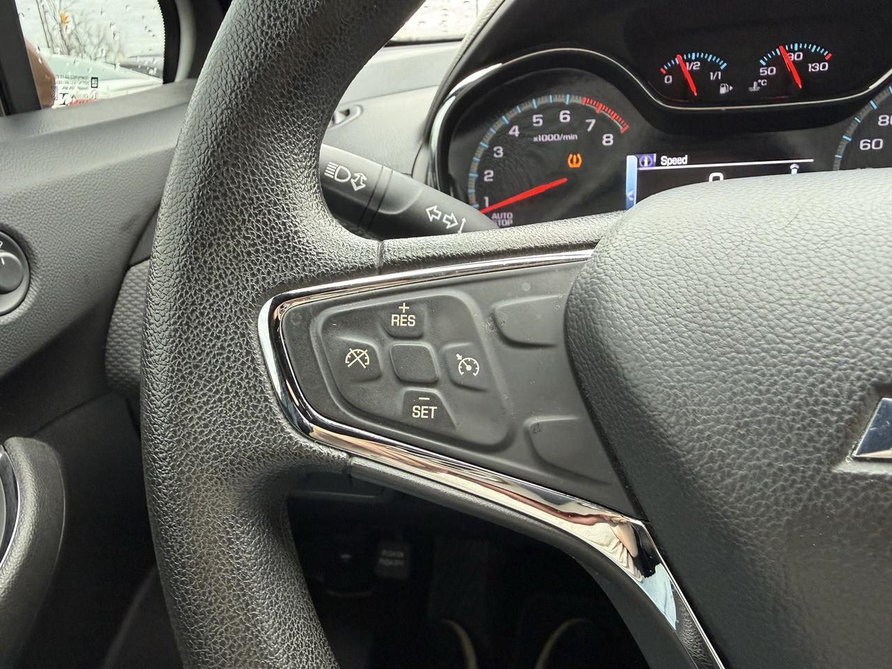 2017 Chevrolet Cruze LT Photo