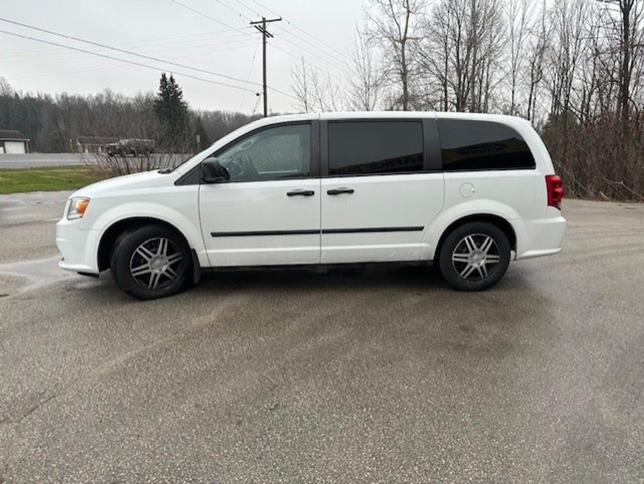 2016 Dodge Grand Caravan CANADA VALUE PACKAGE Photo