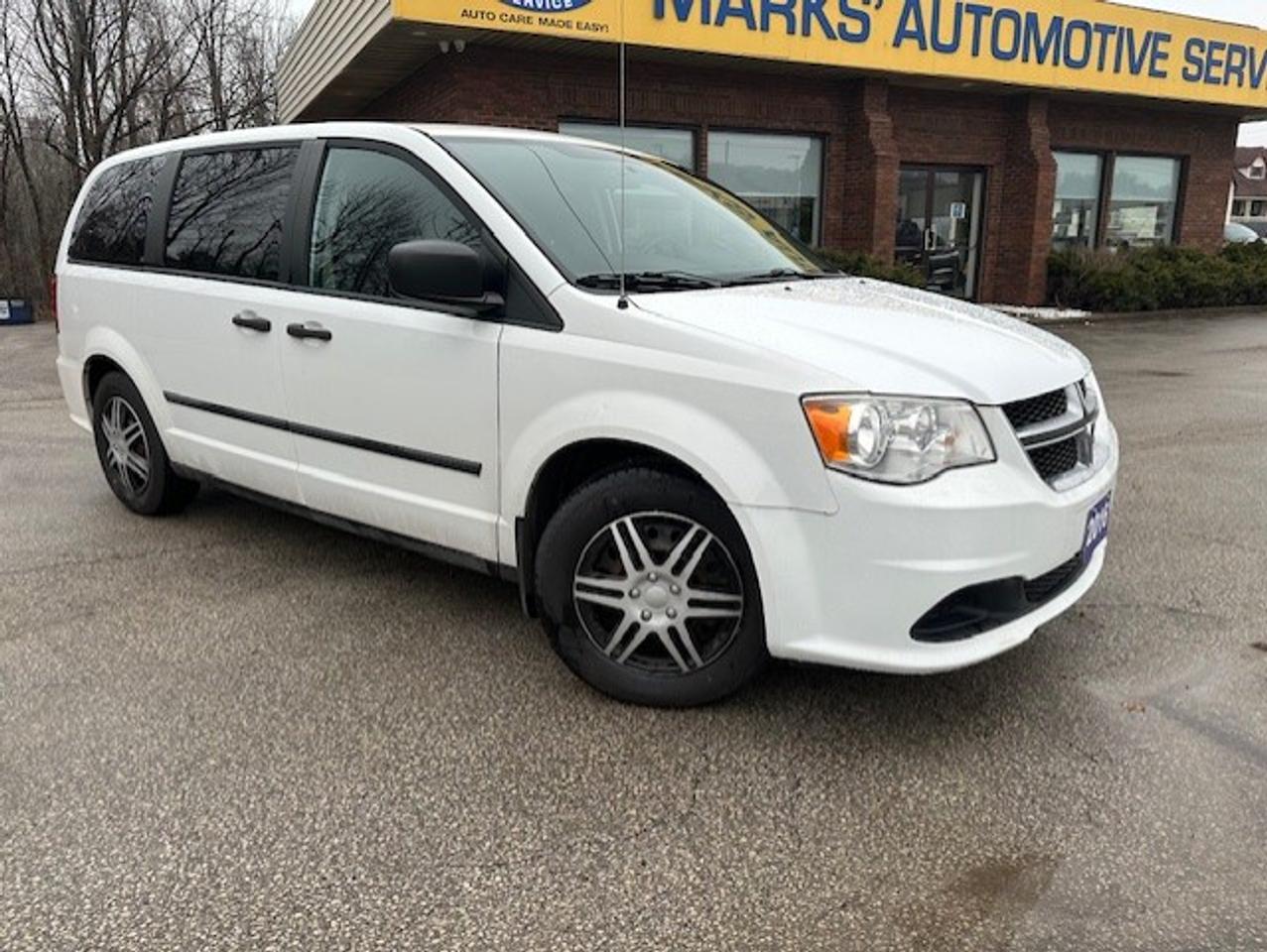 2016 Dodge Grand Caravan CANADA VALUE PACKAGE Photo