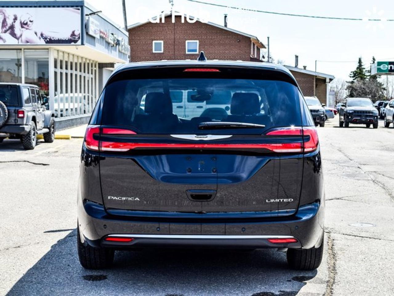 2024 Chrysler Pacifica Limited Photo