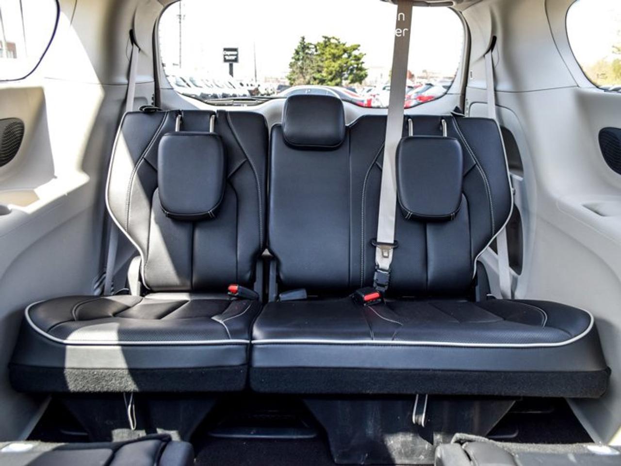 2024 Chrysler Pacifica Limited Photo