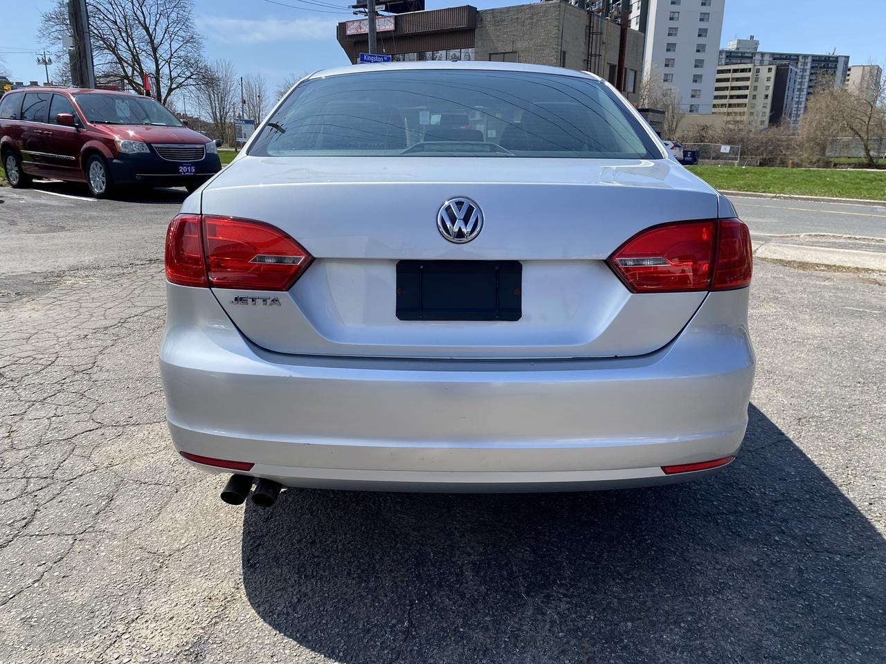 2014 Volkswagen Jetta Trendline/LOW KM/Automatic/2.0L Gas Saver Photo