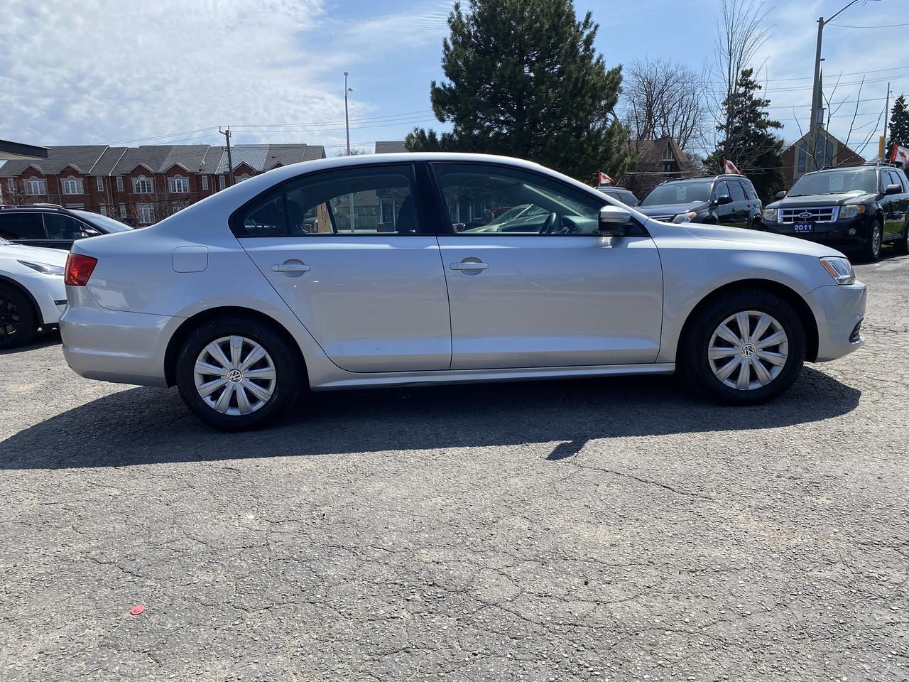 2014 Volkswagen Jetta Trendline/LOW KM/Automatic/2.0L Gas Saver Photo4