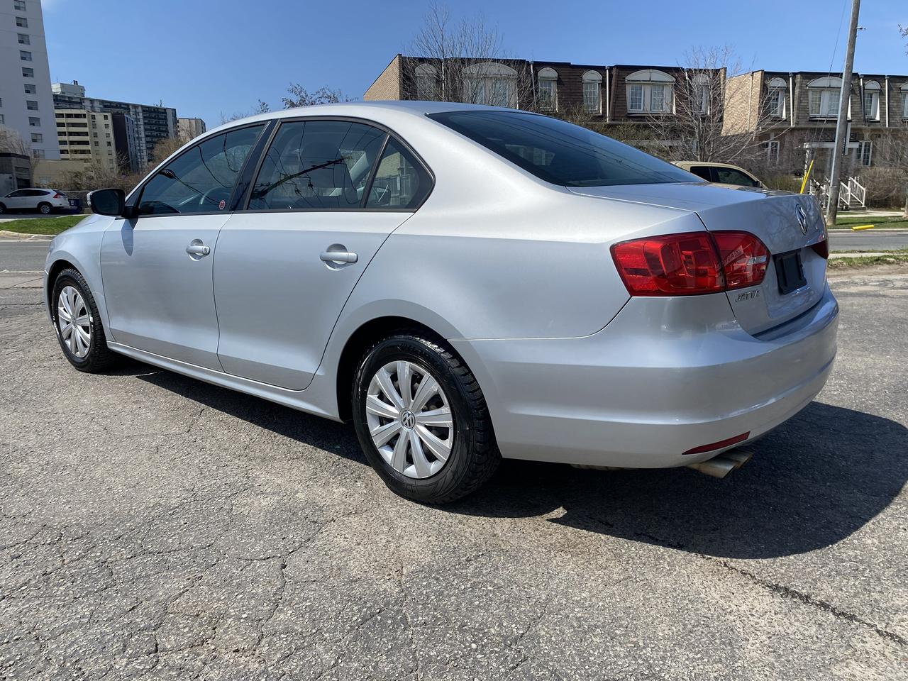 2014 Volkswagen Jetta Trendline/LOW KM/Automatic/2.0L Gas Saver Photo