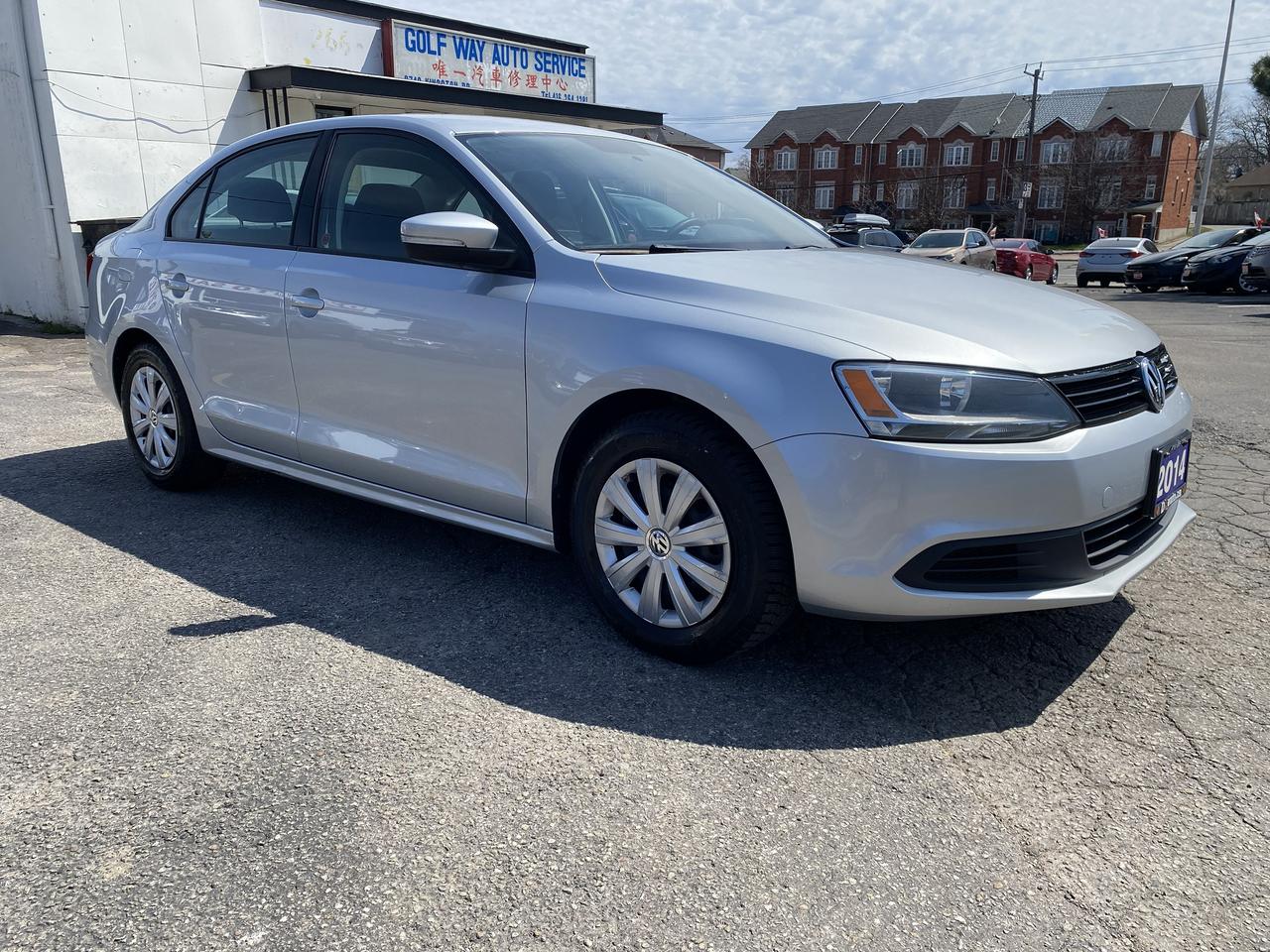 2014 Volkswagen Jetta Trendline/LOW KM/Automatic/2.0L Gas Saver Photo