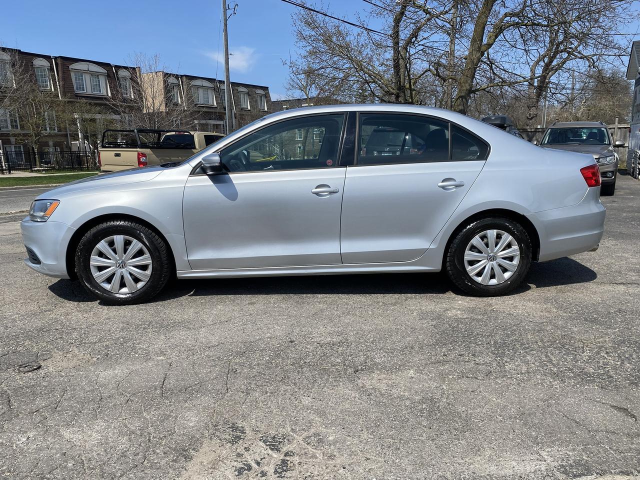 2014 Volkswagen Jetta Trendline/LOW KM/Automatic/2.0L Gas Saver Photo