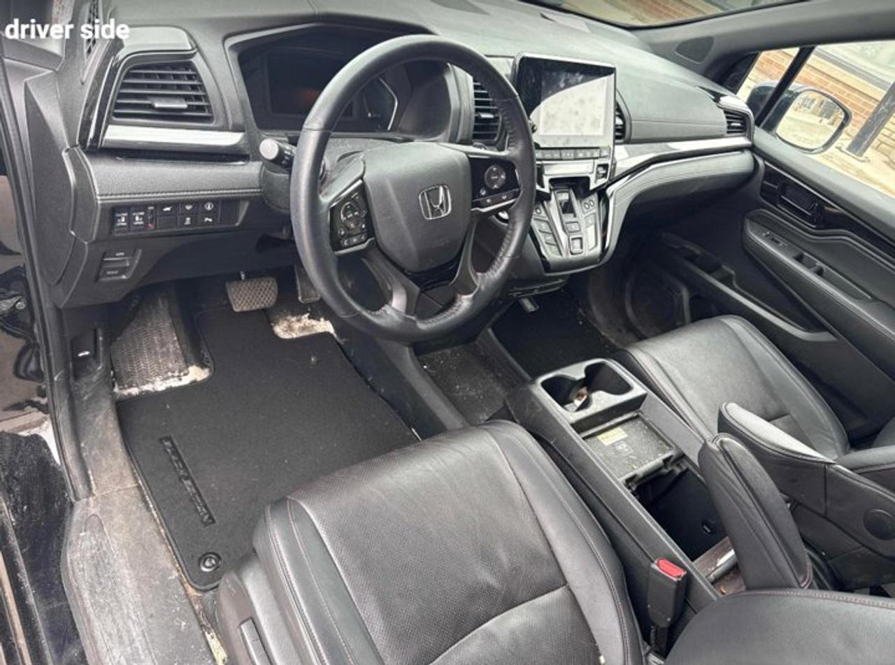 2023 Honda Odyssey Black Edition | Leather | Sunroof | Nav | Rear Entertainment System | Cooled + Heated Seats and More Photo2