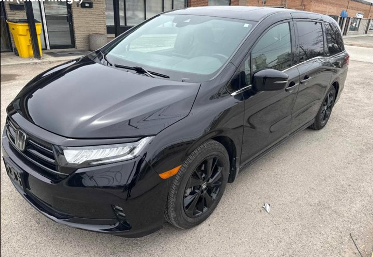 Used 2023 Honda Odyssey Black Edition | Leather | Sunroof | Nav | Rear Entertainment System | Cooled + Heated Seats and More for sale in Guelph, ON