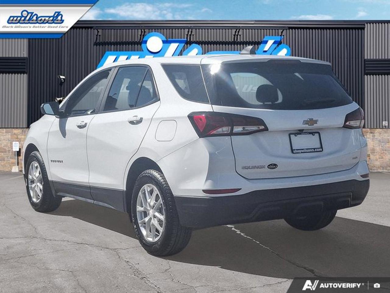 2022 Chevrolet Equinox LS AWD | Power Seat | Heated Seats | CarPlay + Android | Rear Camera | and More ! Photo