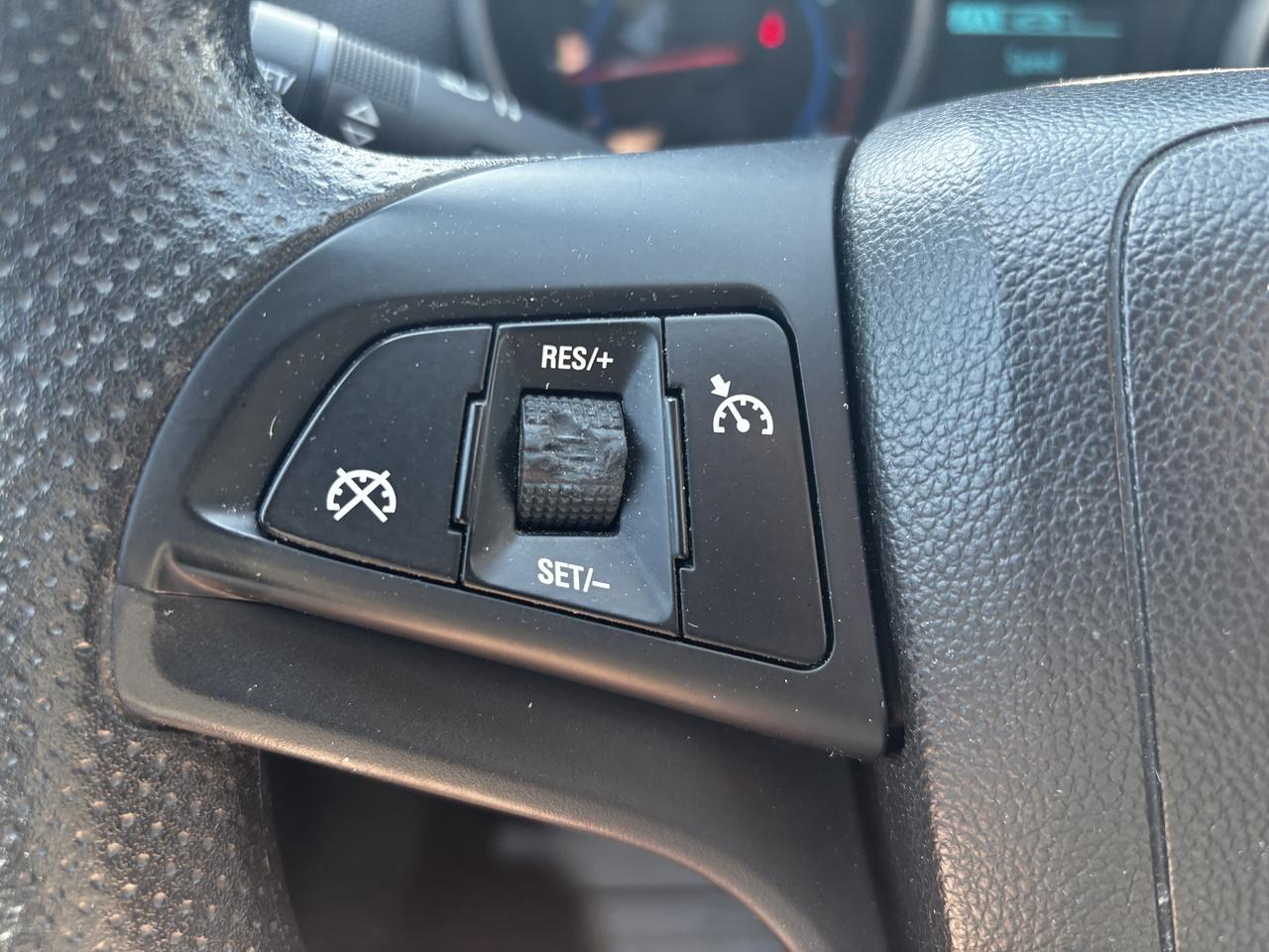 2016 Chevrolet Cruze LT, Back-Up-Camera, Keyless, Bluetooth Photo