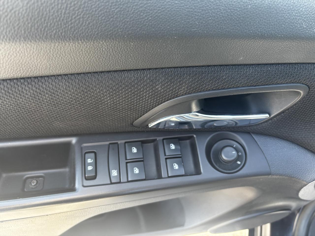 2016 Chevrolet Cruze LT, Back-Up-Camera, Keyless, Bluetooth Photo