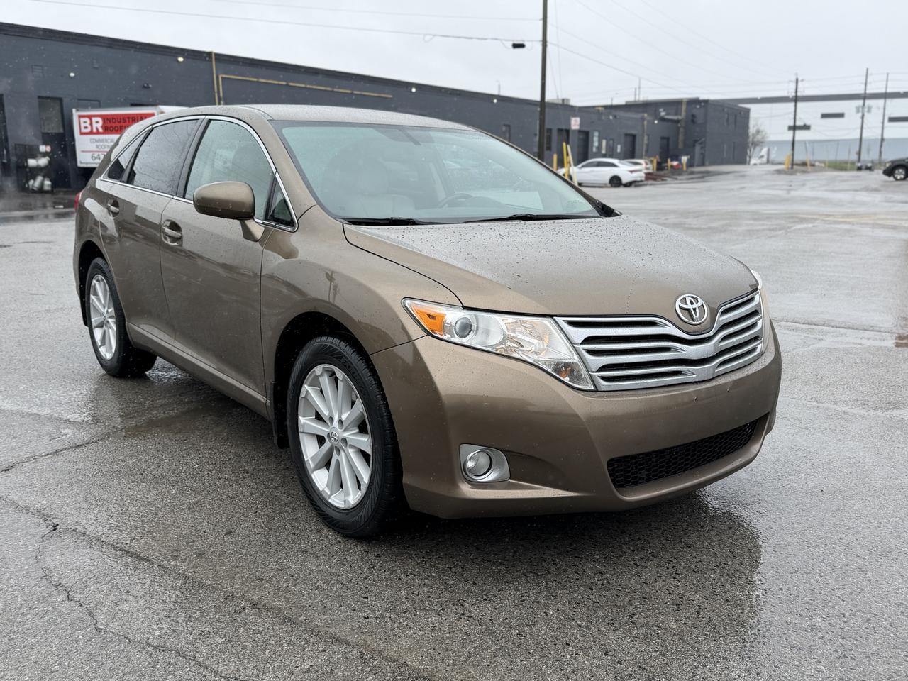 2010 Toyota Venza Leather AWD Photo2