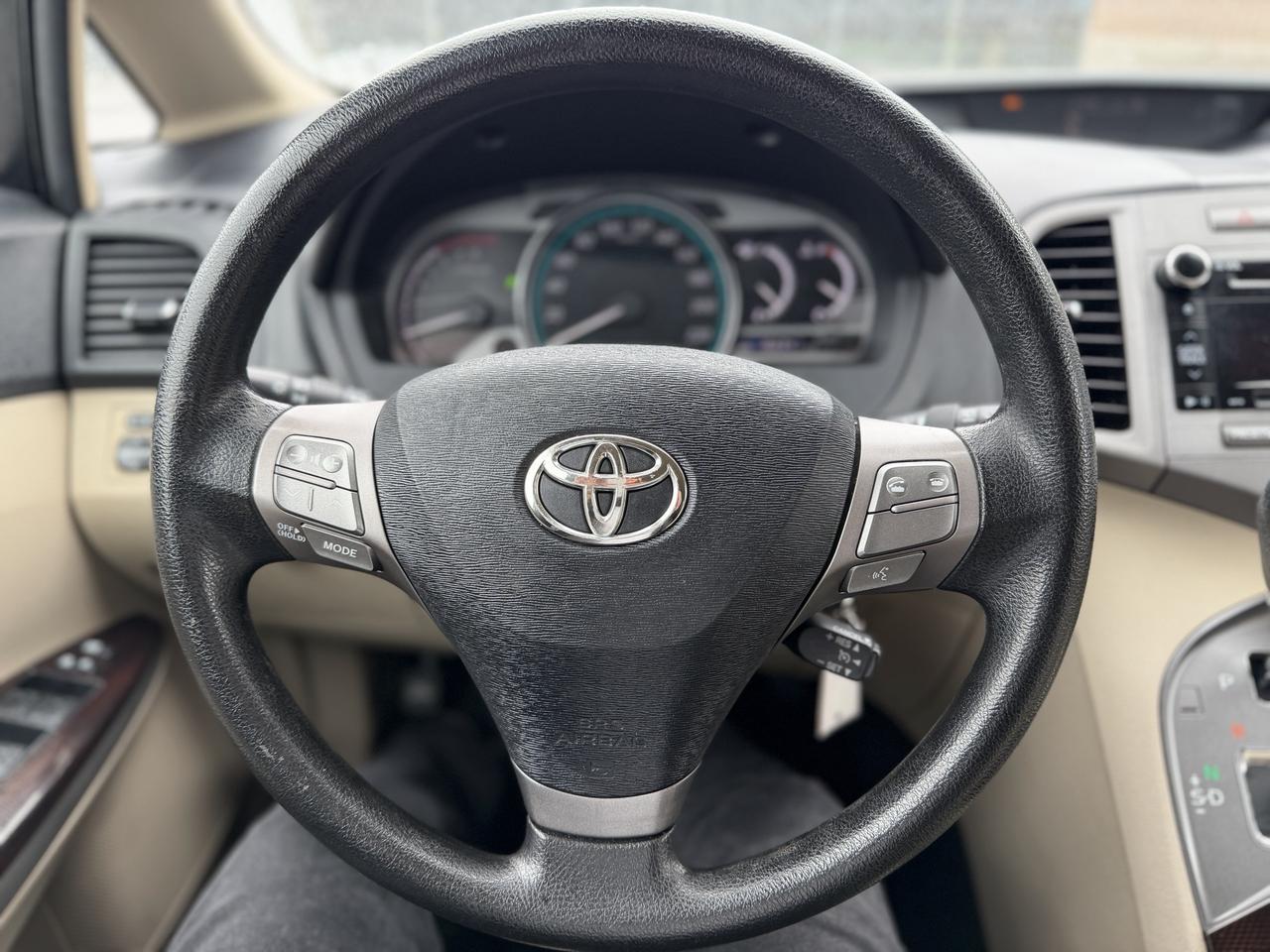 2010 Toyota Venza Leather AWD Photo