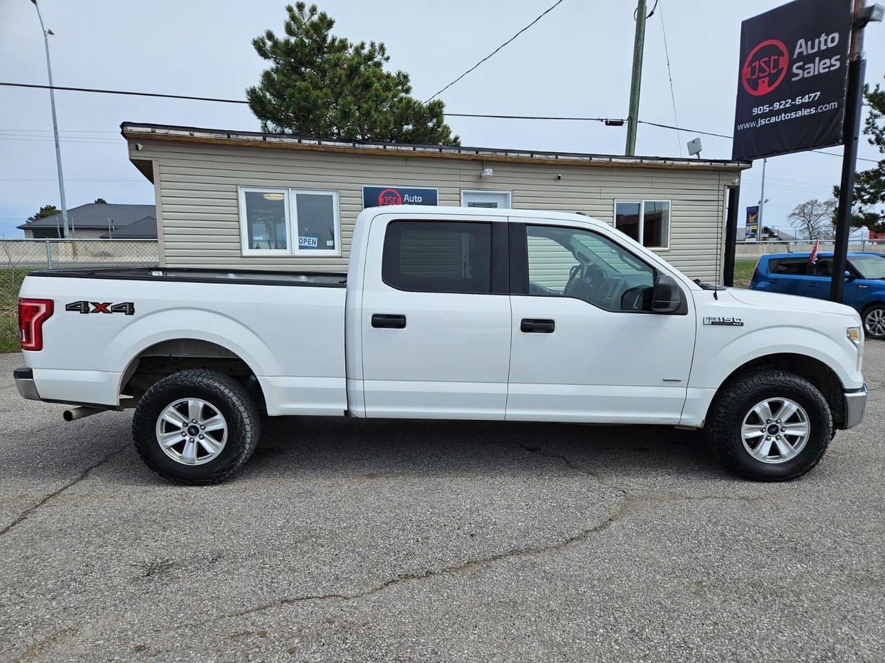 2016 Ford F-150 4WD SUPERCREW 145" XLT Photo