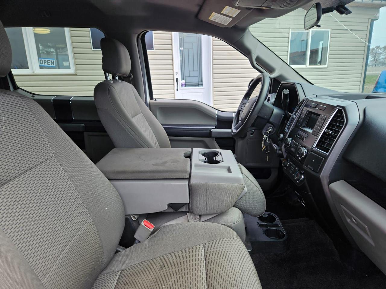 2016 Ford F-150 4WD SUPERCREW 145" XLT Photo