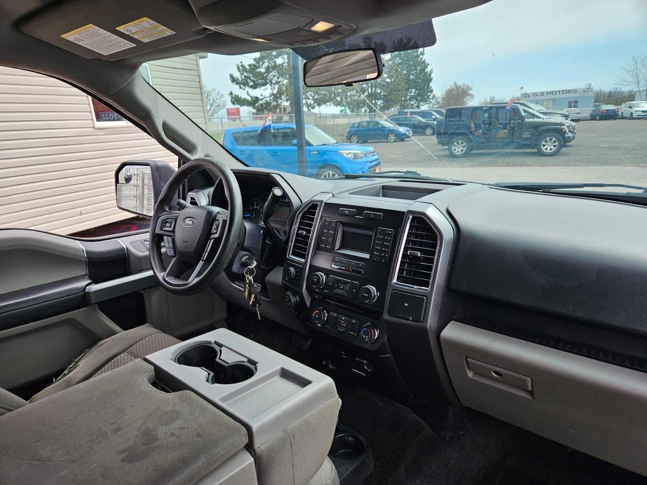 2016 Ford F-150 4WD SUPERCREW 145" XLT Photo
