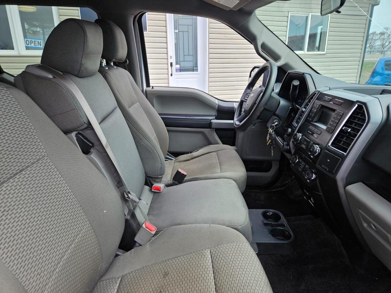 2016 Ford F-150 4WD SUPERCREW 145" XLT Photo