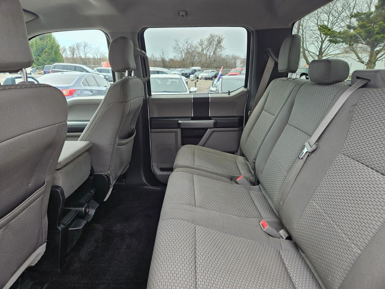 2016 Ford F-150 4WD SUPERCREW 145" XLT Photo