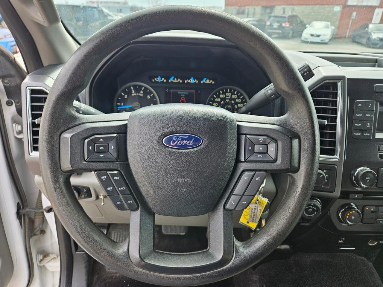 2016 Ford F-150 4WD SUPERCREW 145" XLT Photo