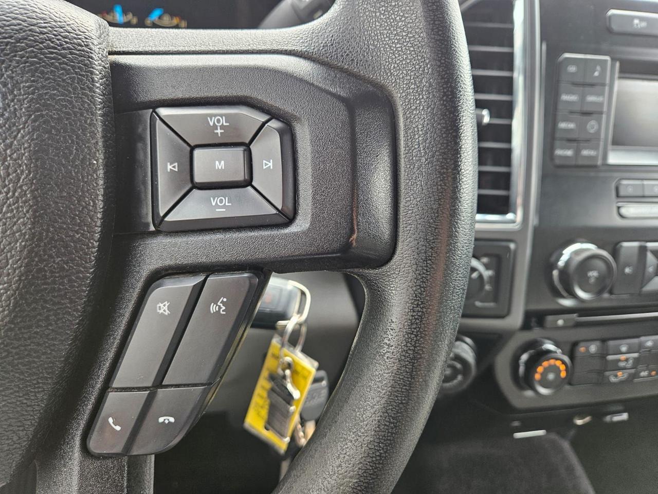 2016 Ford F-150 4WD SUPERCREW 145" XLT Photo