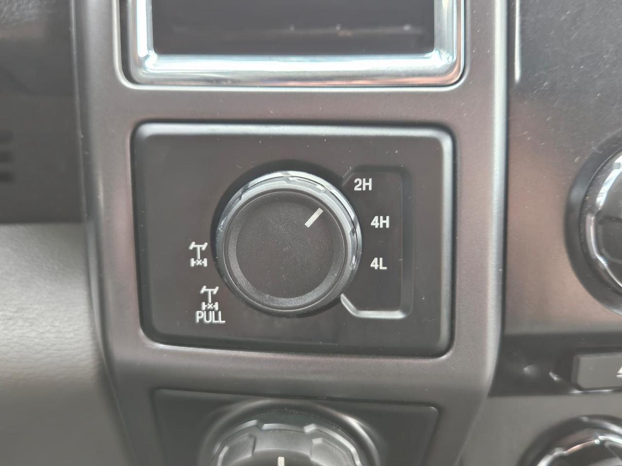 2016 Ford F-150 4WD SUPERCREW 145" XLT Photo