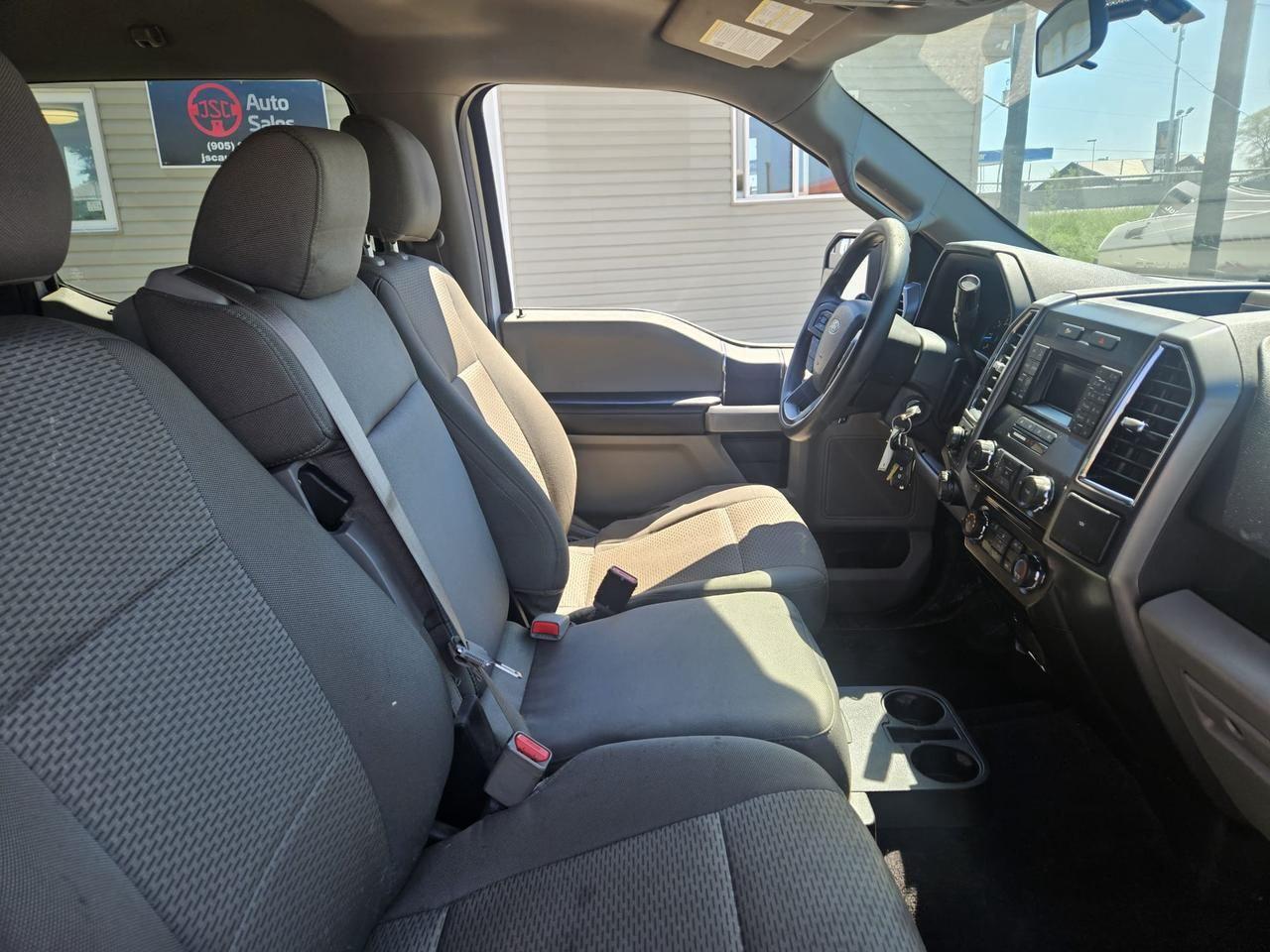 2016 Ford F-150 4WD SUPERCREW 145" XLT Photo