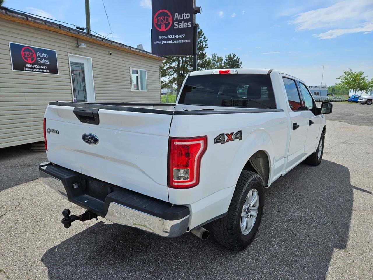 2016 Ford F-150 4WD SUPERCREW 145" XLT Photo