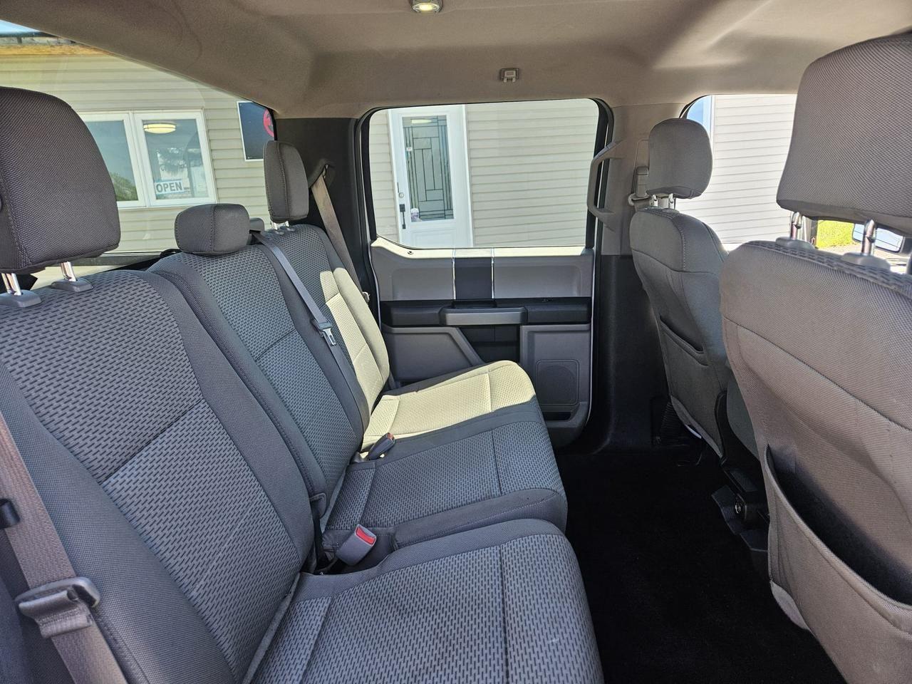 2016 Ford F-150 4WD SUPERCREW 145" XLT Photo