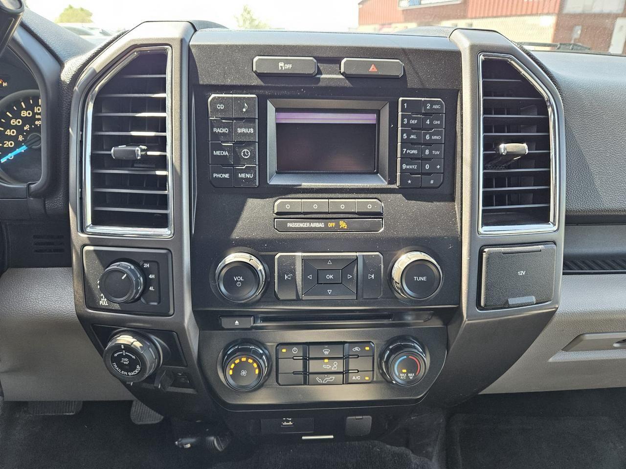 2016 Ford F-150 4WD SUPERCREW 145" XLT Photo