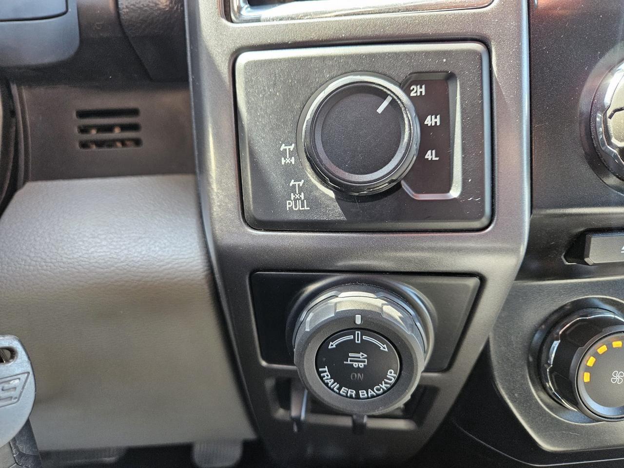 2016 Ford F-150 4WD SUPERCREW 145" XLT Photo