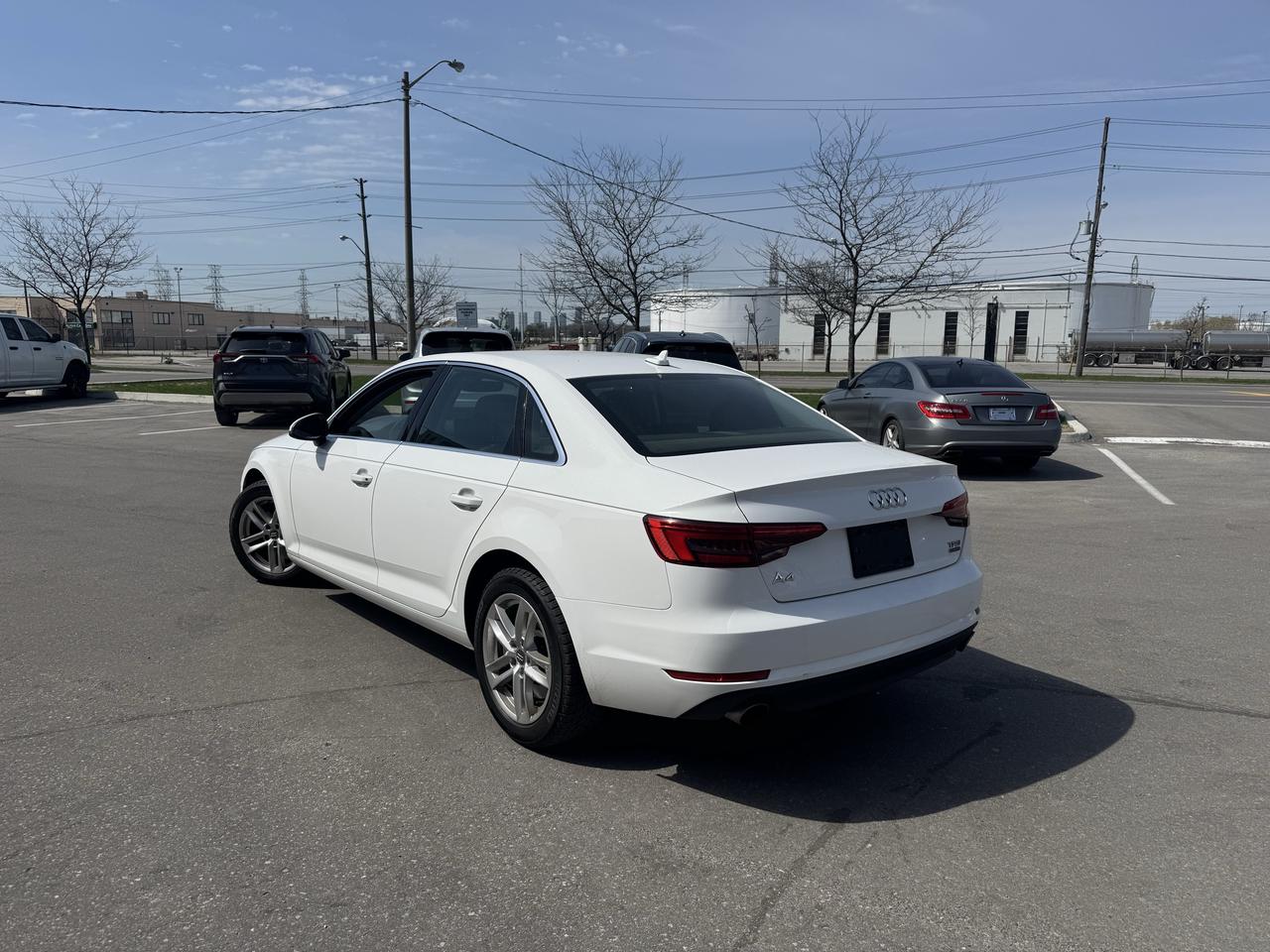 2017 Audi A4 KOMFORT AWD LEATHER P/SUNROOF P/START CAMERA Photo4