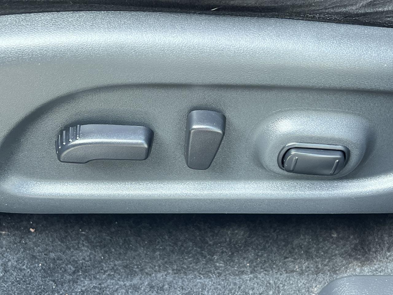 2018 Nissan Murano SV AWD, MOONROOF, HEATED SEATS, SIRIUS XM, BACK UP CAM, NAV, POWER LIFTGATE!! Photo