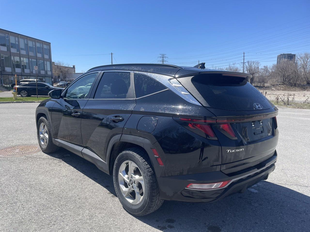 2023 Hyundai Tucson PREFERRED FWD Photo2