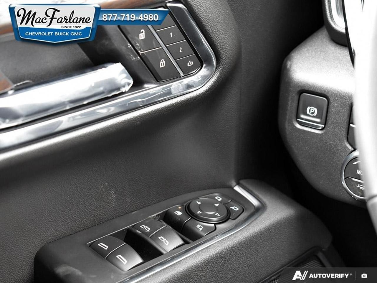 2026 GMC Sierra 1500 Crew Cab Short Box 4-Wheel Drive SLT Photo