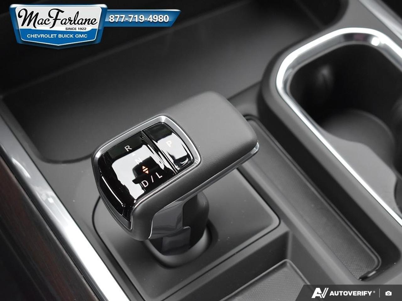 2026 GMC Sierra 1500 Crew Cab Short Box 4-Wheel Drive SLT Photo