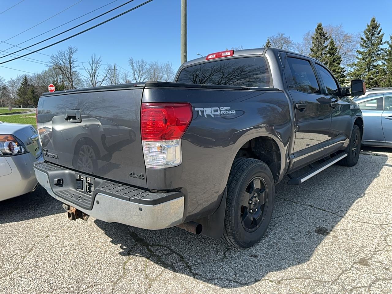 2011 Toyota Tundra SR5 Photo2