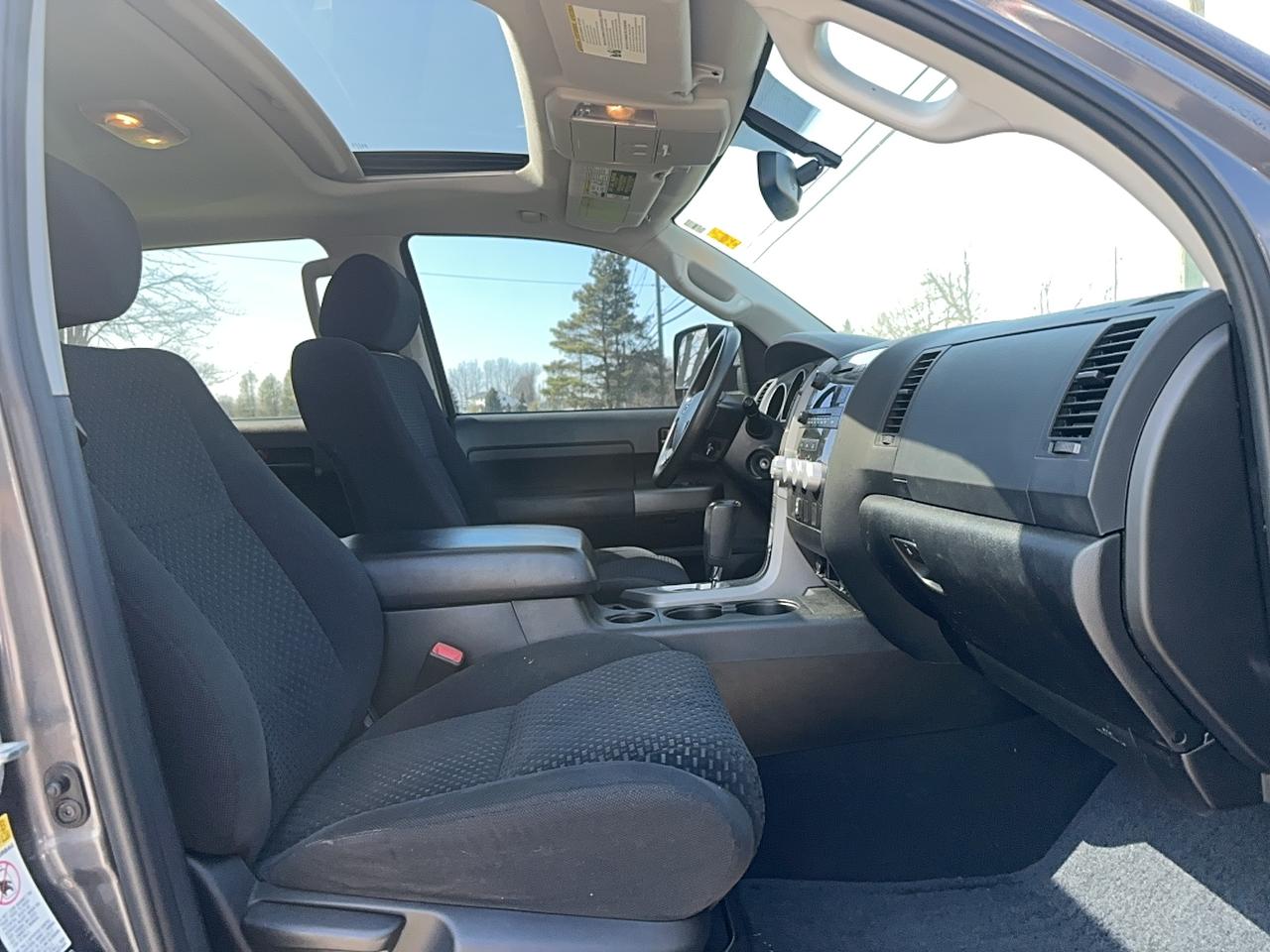 2011 Toyota Tundra SR5 Photo4