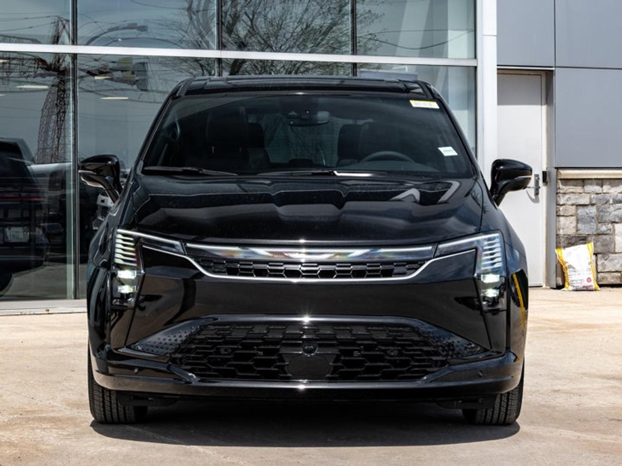 2027 Chrysler Pacifica Select Photo