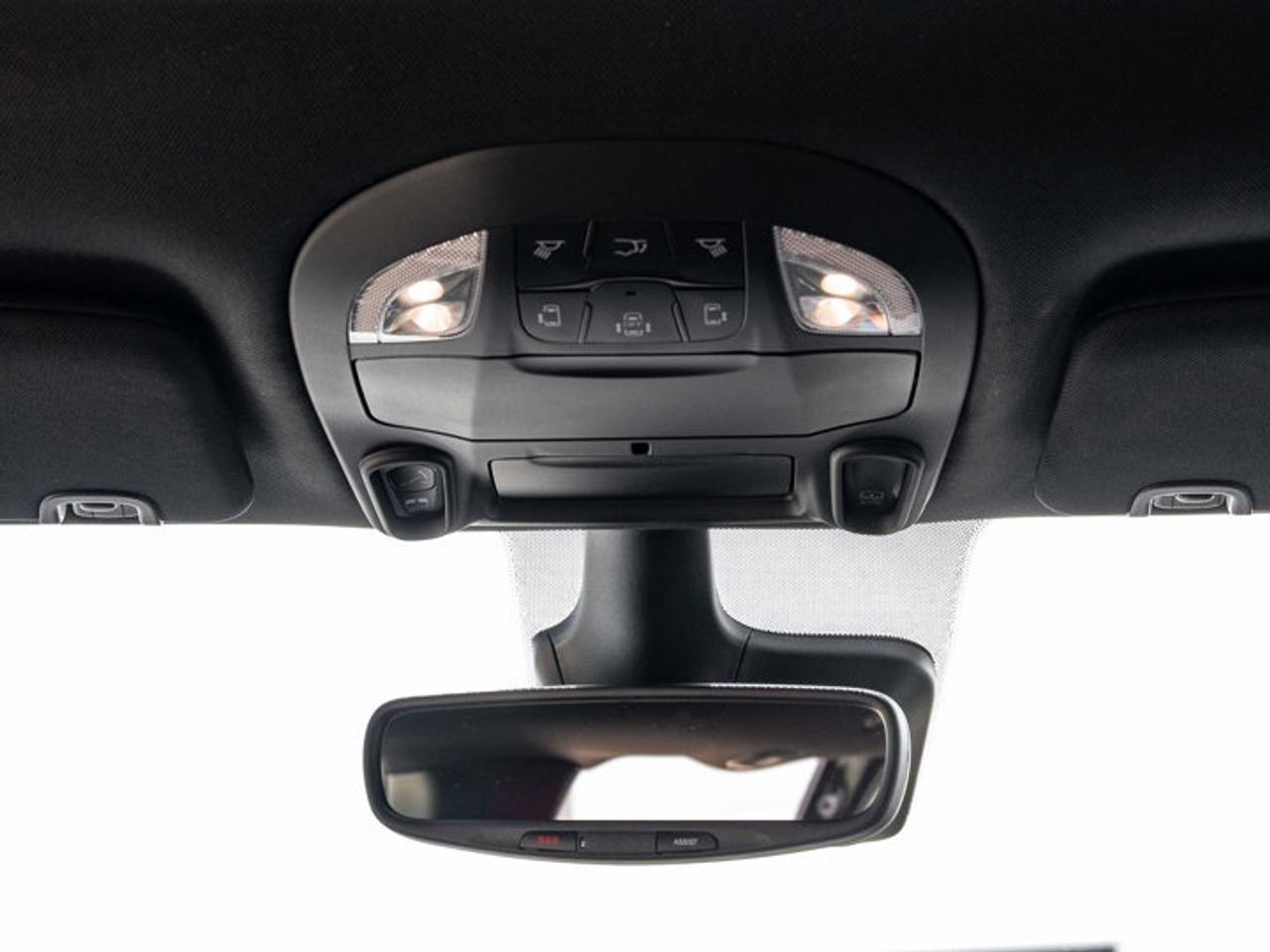 2027 Chrysler Pacifica Select Photo