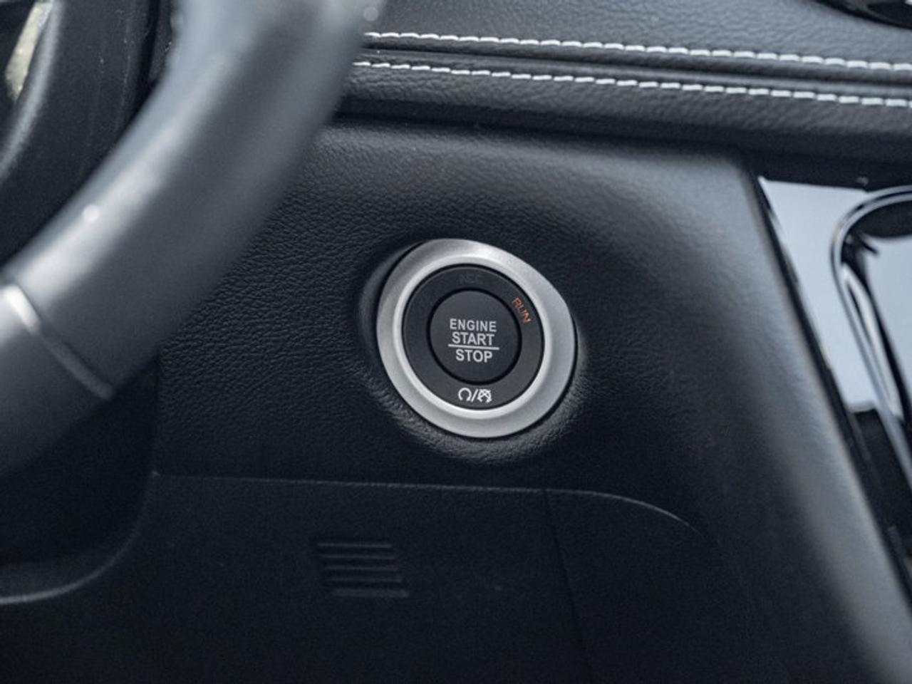 2027 Chrysler Pacifica Select Photo