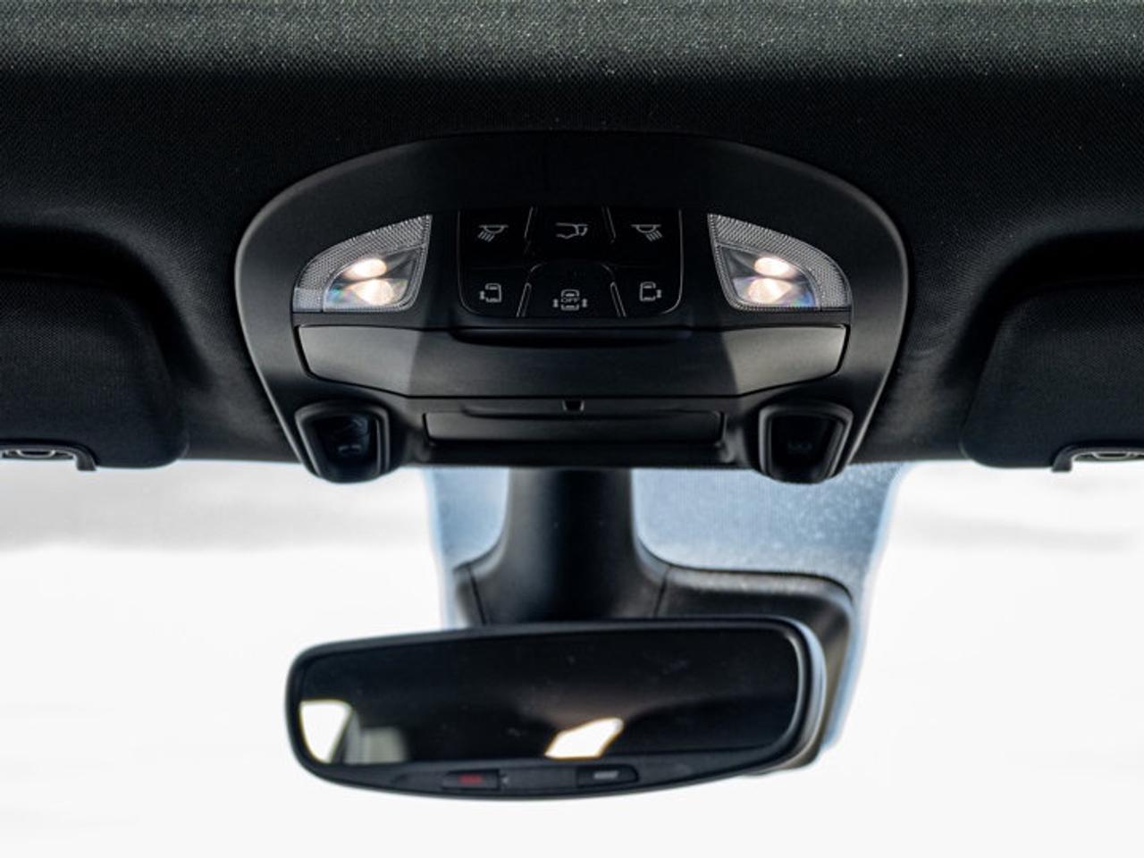 2027 Chrysler Pacifica Select Photo
