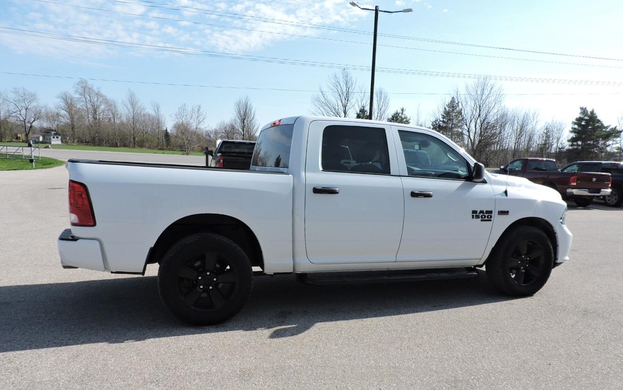 2020 RAM 1500 Classic Express 5.7L Hemi 4X4 1-Owner 6-Seats Only 99000KM Photo4