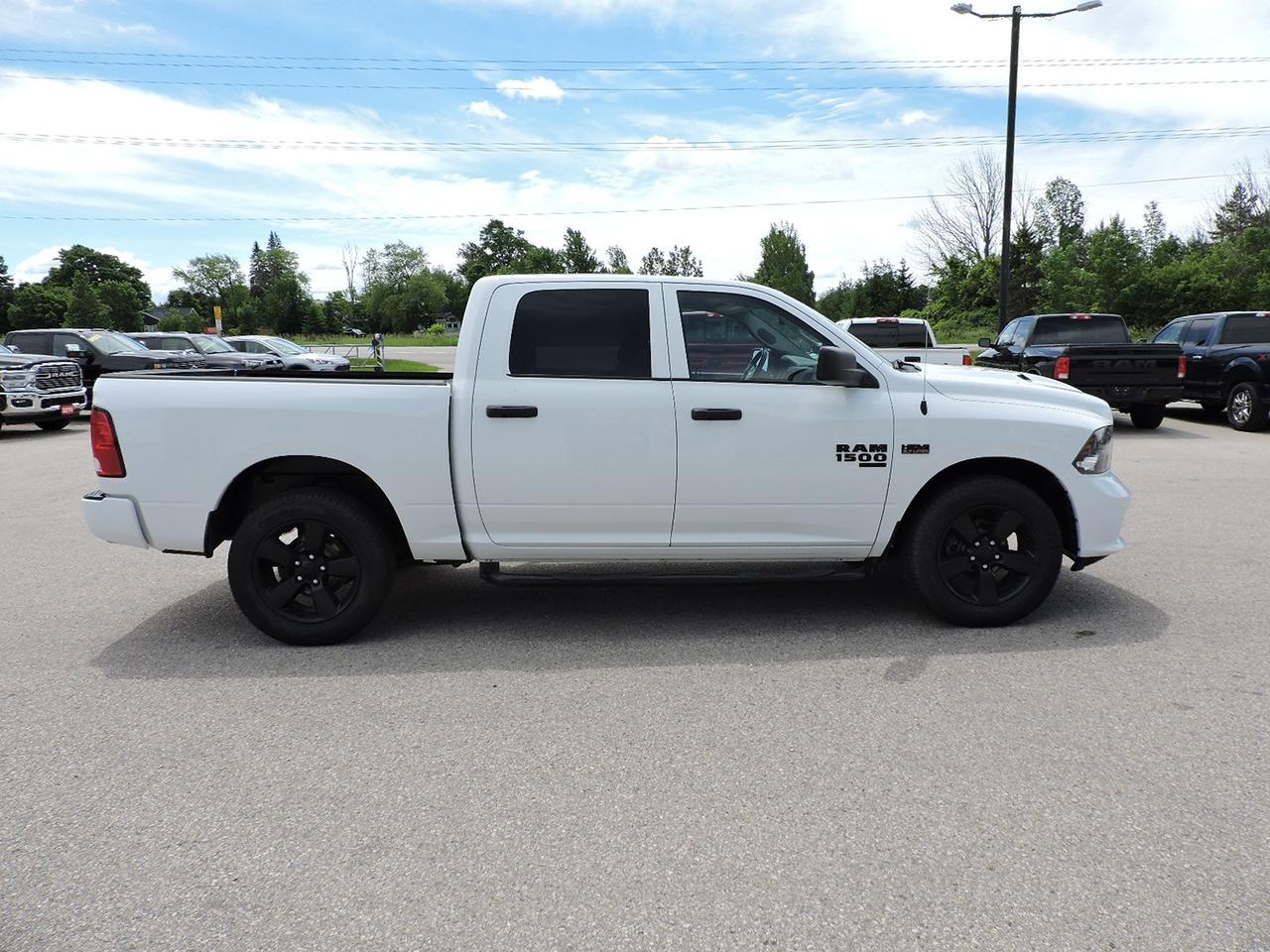 2020 RAM 1500 Classic Express 5.7L Hemi 4X4 1-Owner 6-Seats Only 99000KM Photo