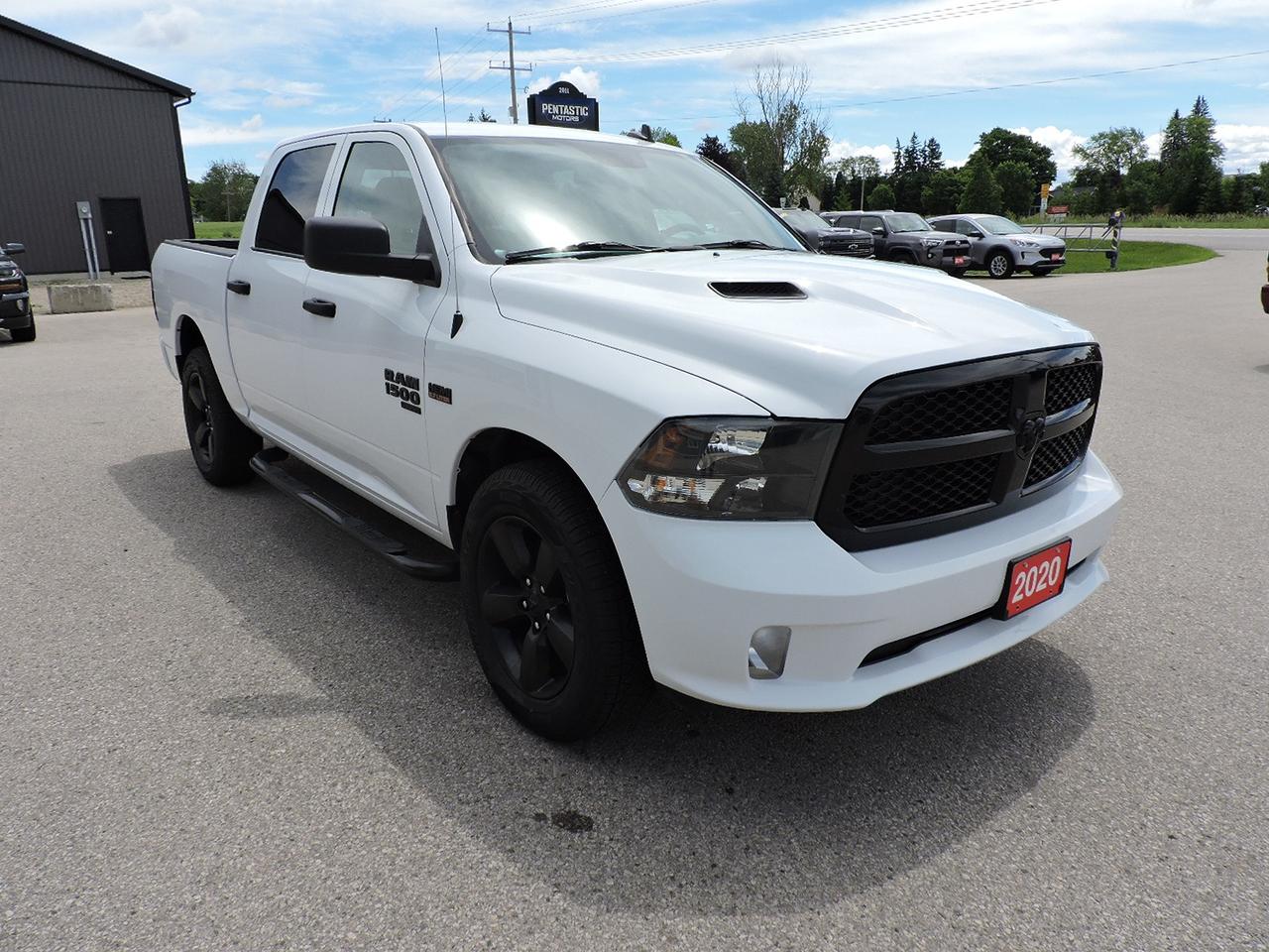 2020 RAM 1500 Classic Express 5.7L Hemi 4X4 1-Owner 6-Seats Only 99000KM