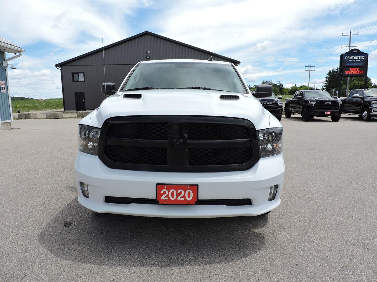 2020 RAM 1500 Classic Express 5.7L Hemi 4X4 1-Owner 6-Seats Only 99000KM Photo