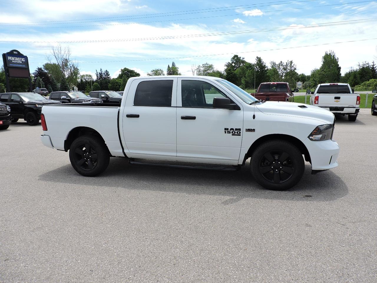 2020 RAM 1500 Classic Express 5.7L Hemi 4X4 1-Owner 6-Seats Only 99000KM Photo